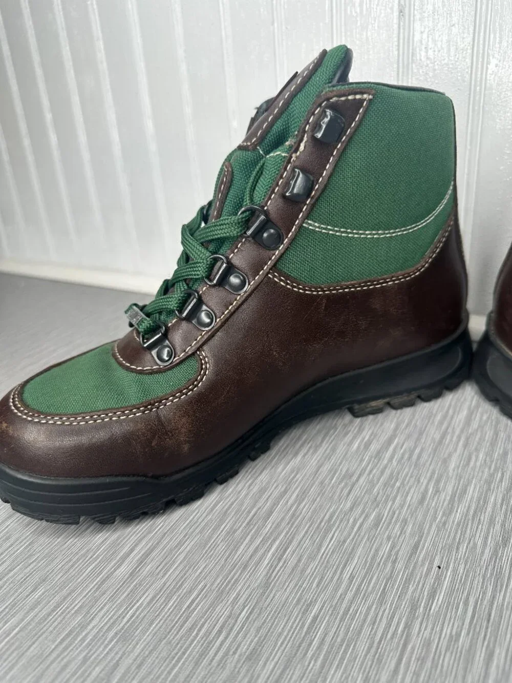 VASQUE 8099 Skywalk Brown Green Leather Hiking Boots Boys Size 3 1/2